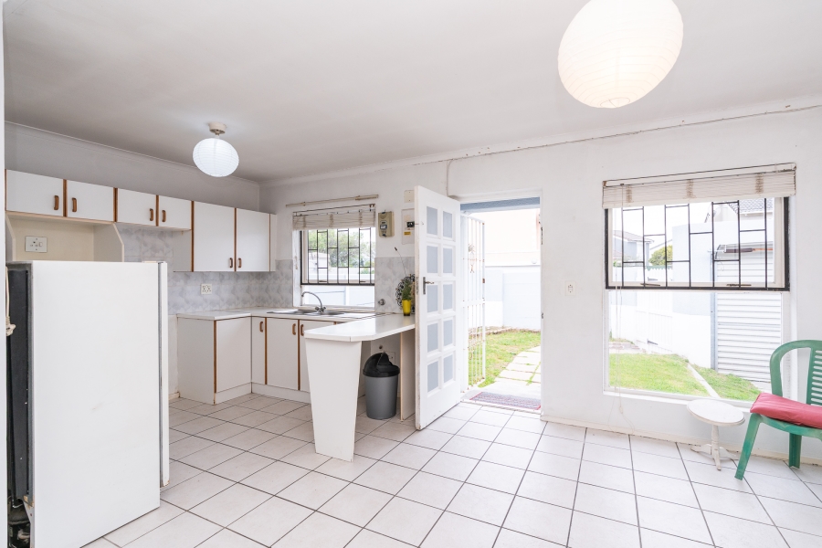 2 Bedroom Property for Sale in Thornton Western Cape